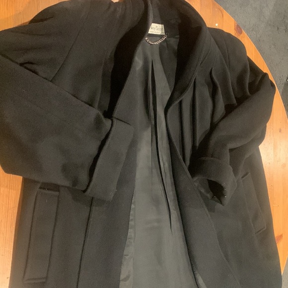 Women’s Wool swing coat - Size Medium-Large - preowned, good condition/ one flaw - Picture 2 of 7